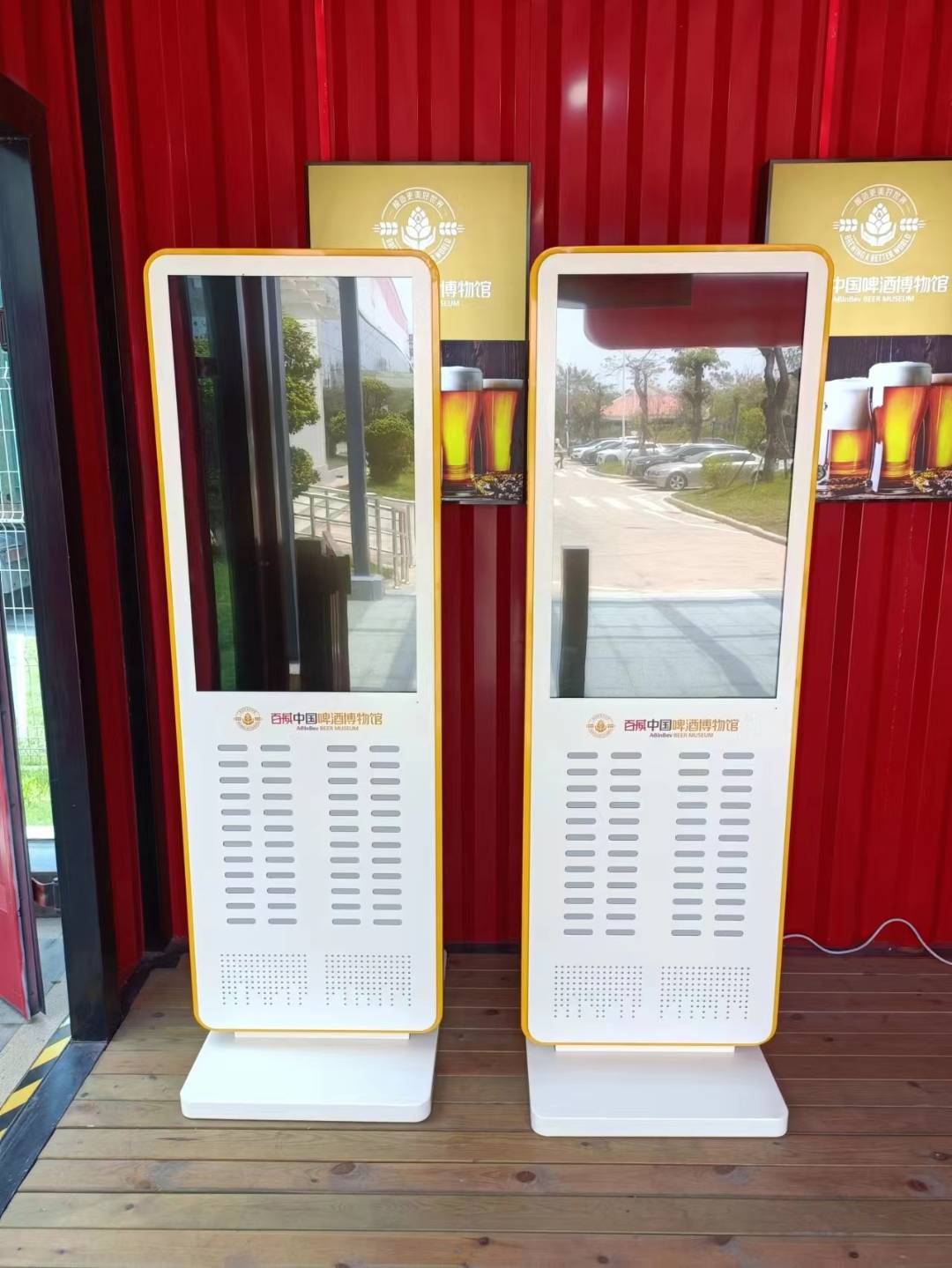 鷹米自助導(dǎo)覽機(jī)租賃柜：開啟智慧文旅新時代<